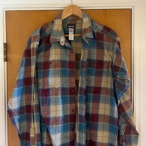 Patagonia- Large Flannel Button Up Shirt